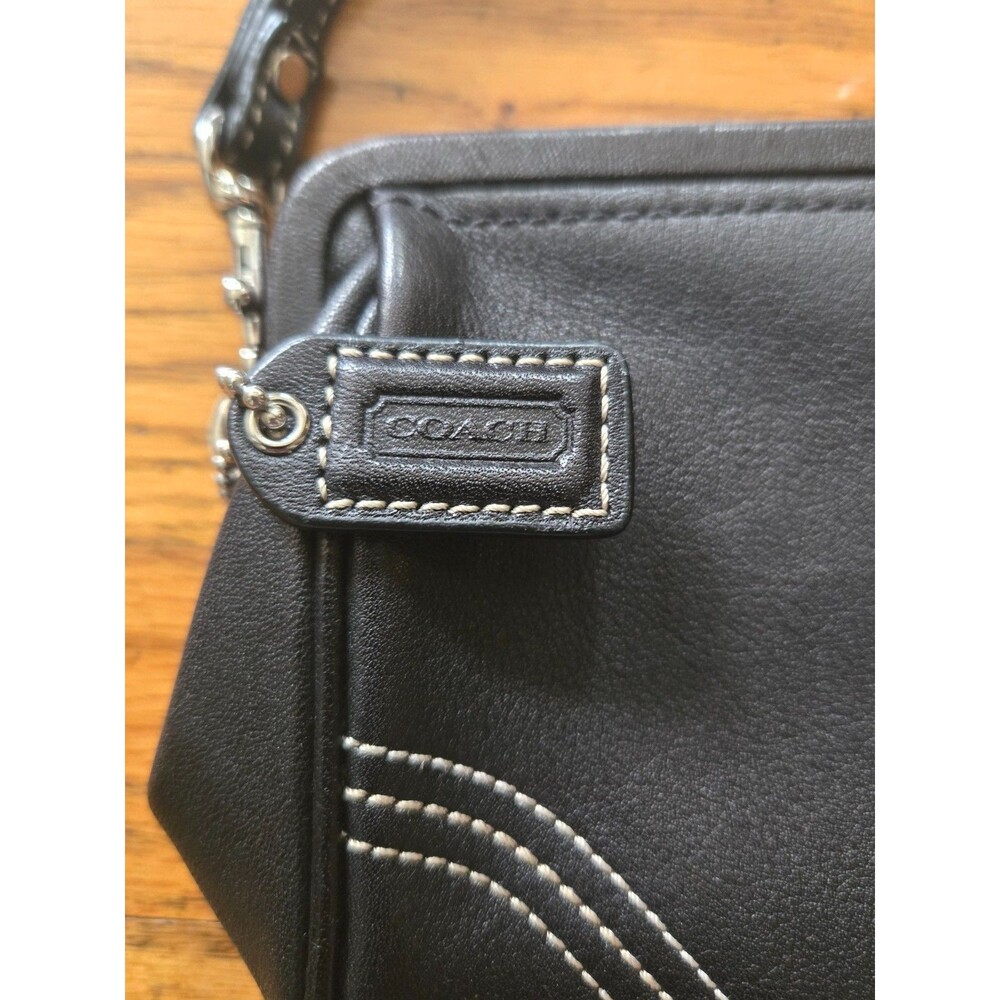 Vtg Coach Soho Black Stitched Leather Framed Kisslock Wristlet Clutch Wallet - Picture 2 of 6